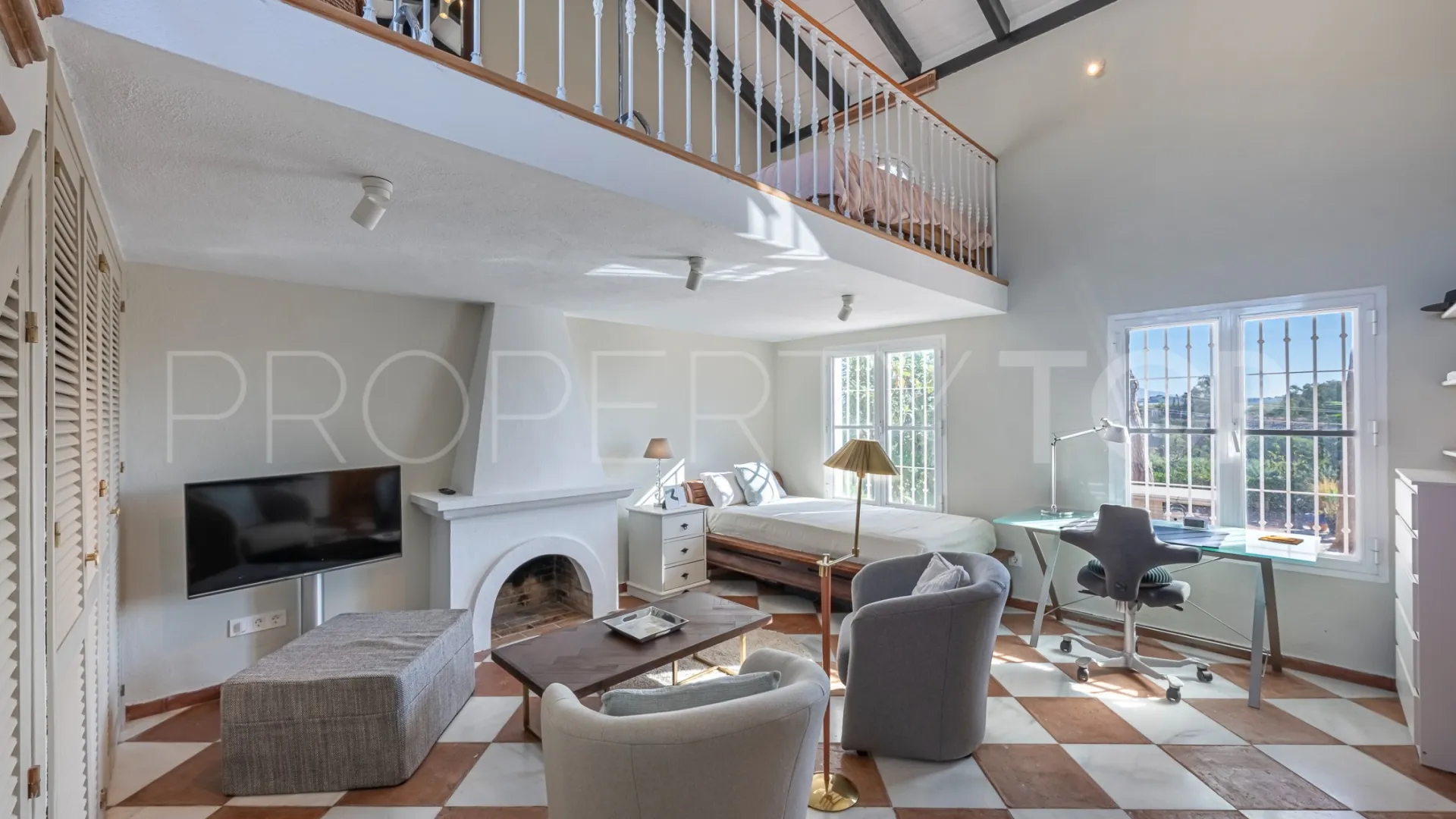 For sale villa in Guadalmina Alta with 4 bedrooms