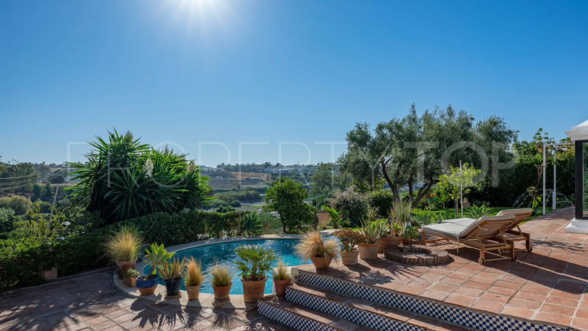 For sale villa in Guadalmina Alta with 4 bedrooms