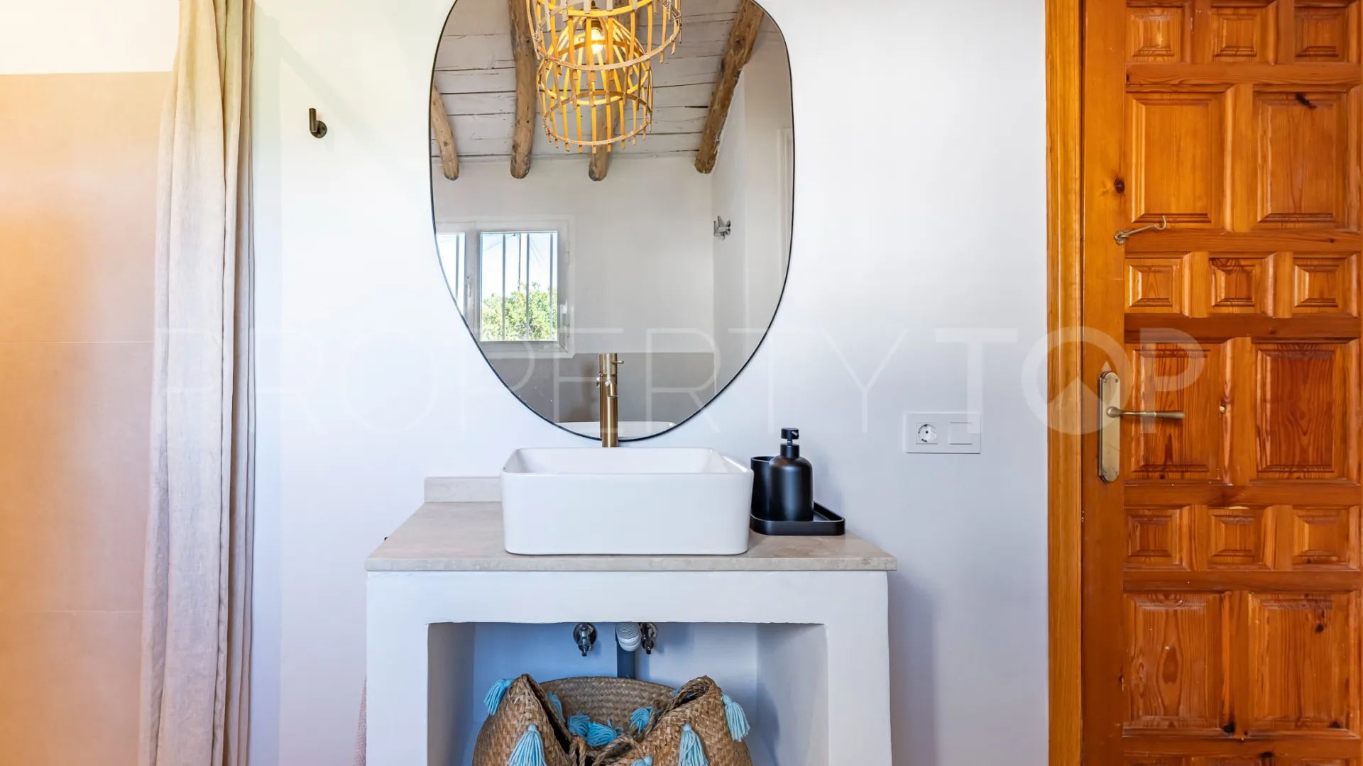 For sale villa in Guadalmina Alta with 4 bedrooms