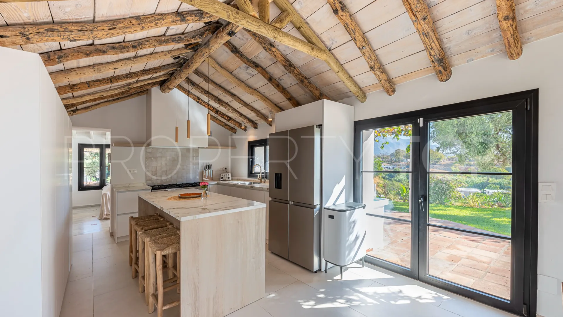 For sale villa in Guadalmina Alta with 4 bedrooms