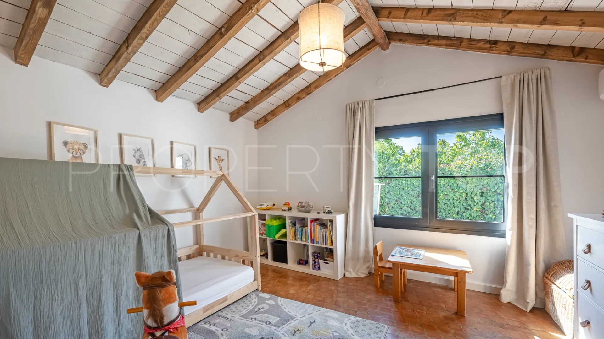 For sale villa in Guadalmina Alta with 4 bedrooms