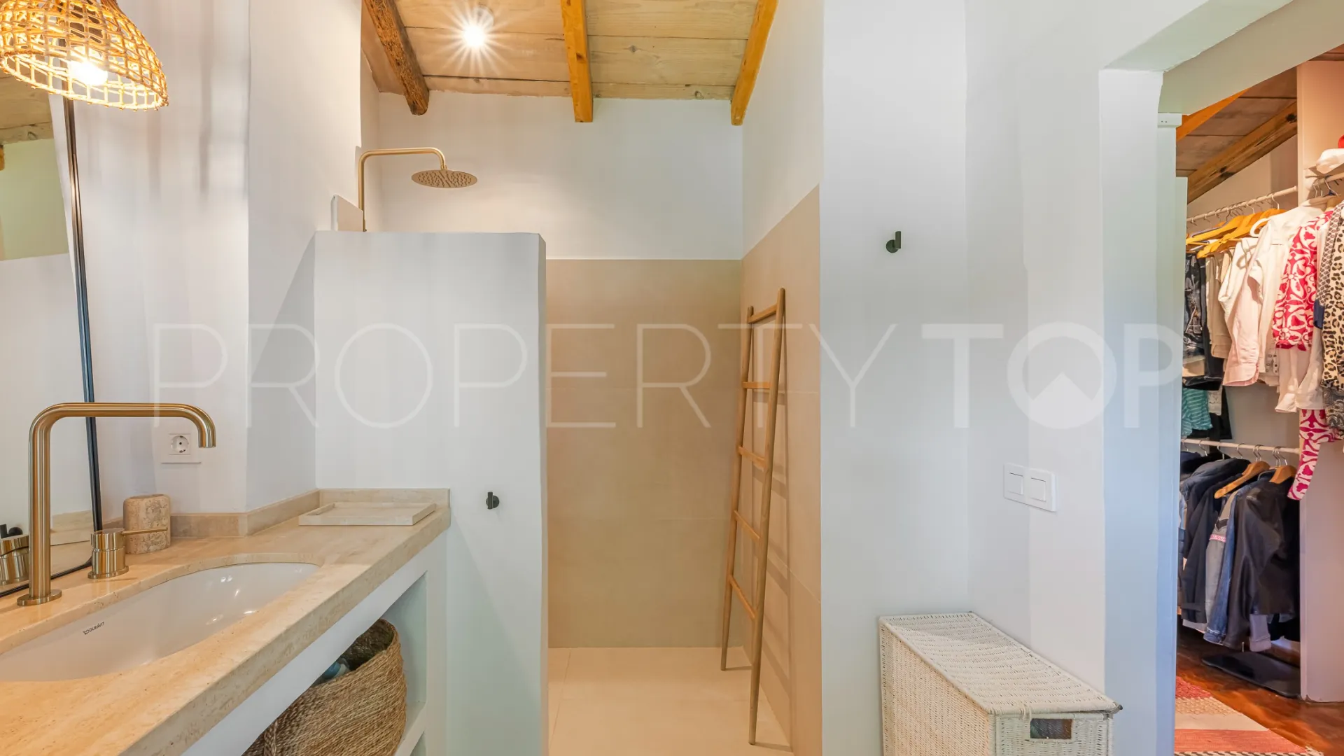 For sale villa in Guadalmina Alta with 4 bedrooms