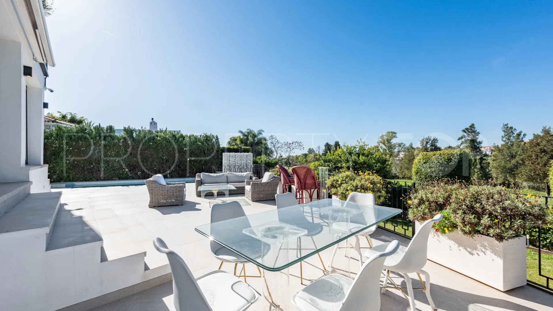 Villa for sale in Guadalmina Alta