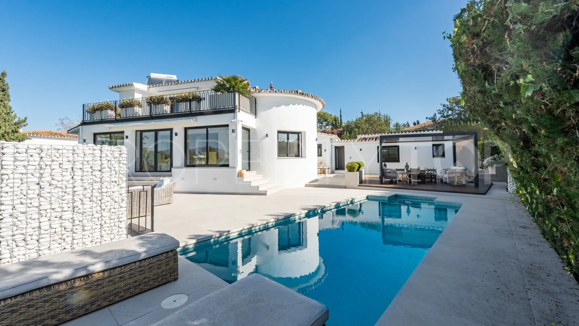 Villa for sale in Guadalmina Alta