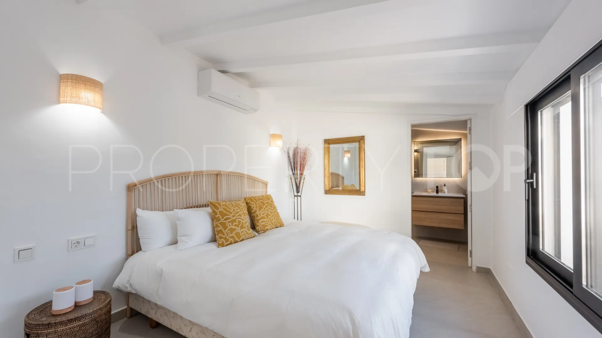 Villa for sale in Guadalmina Alta
