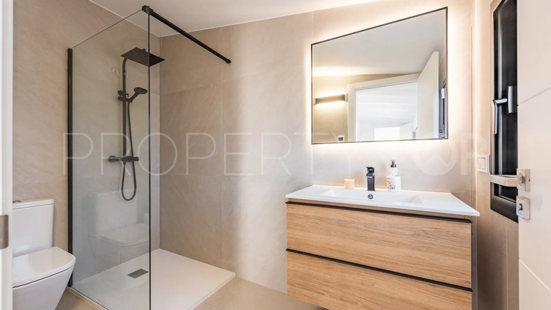 Villa for sale in Guadalmina Alta