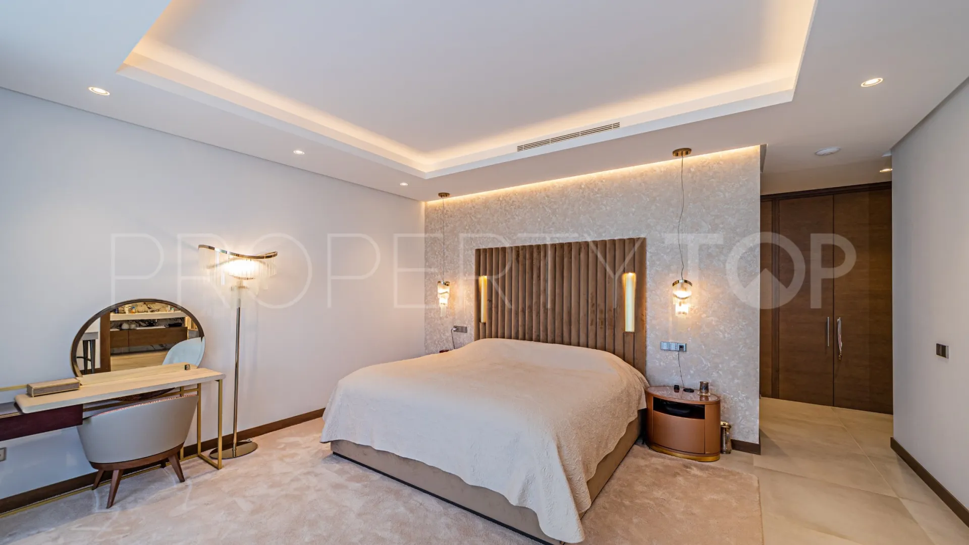 For sale 6 bedrooms villa in Los Arqueros