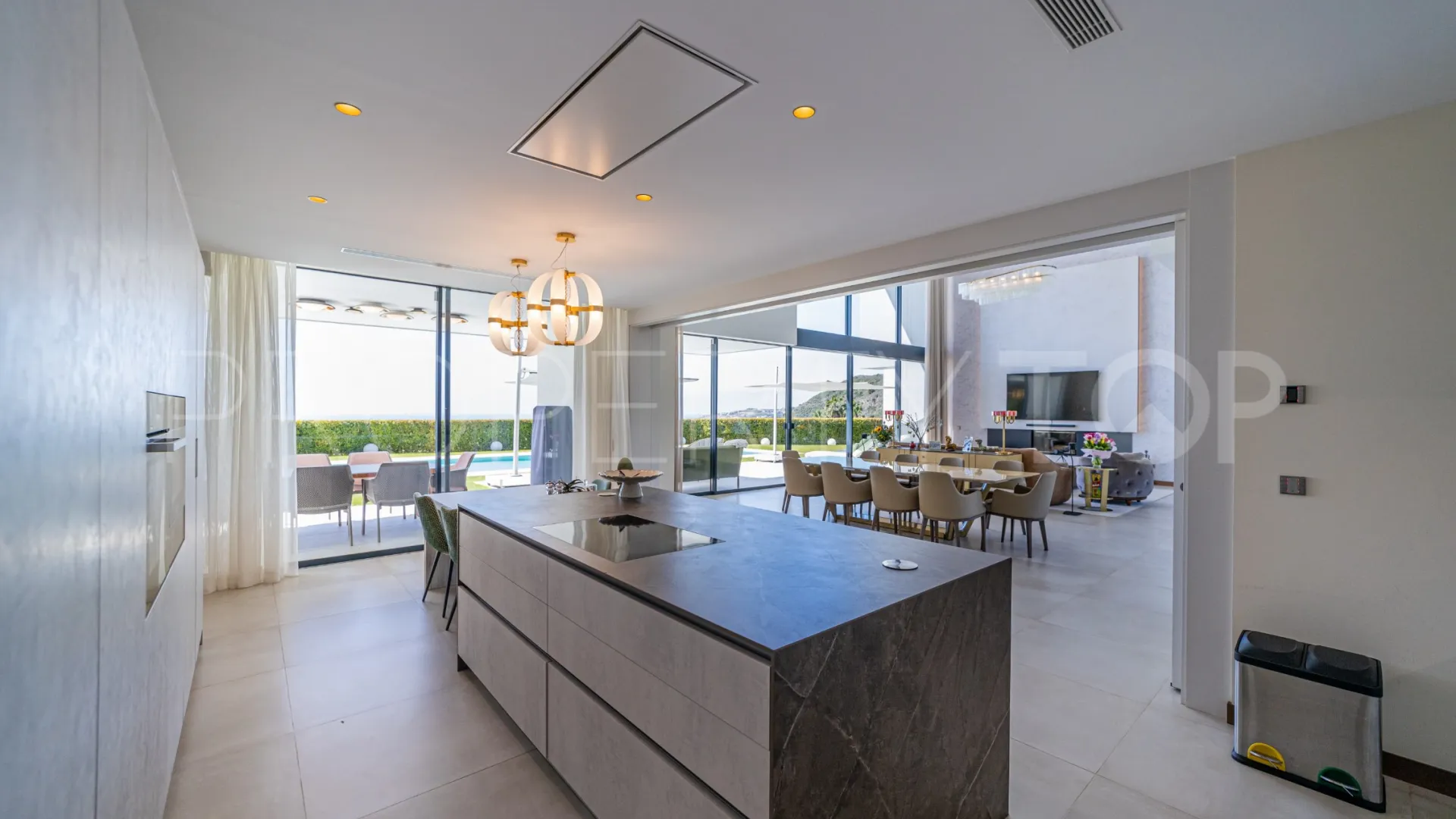 For sale 6 bedrooms villa in Los Arqueros
