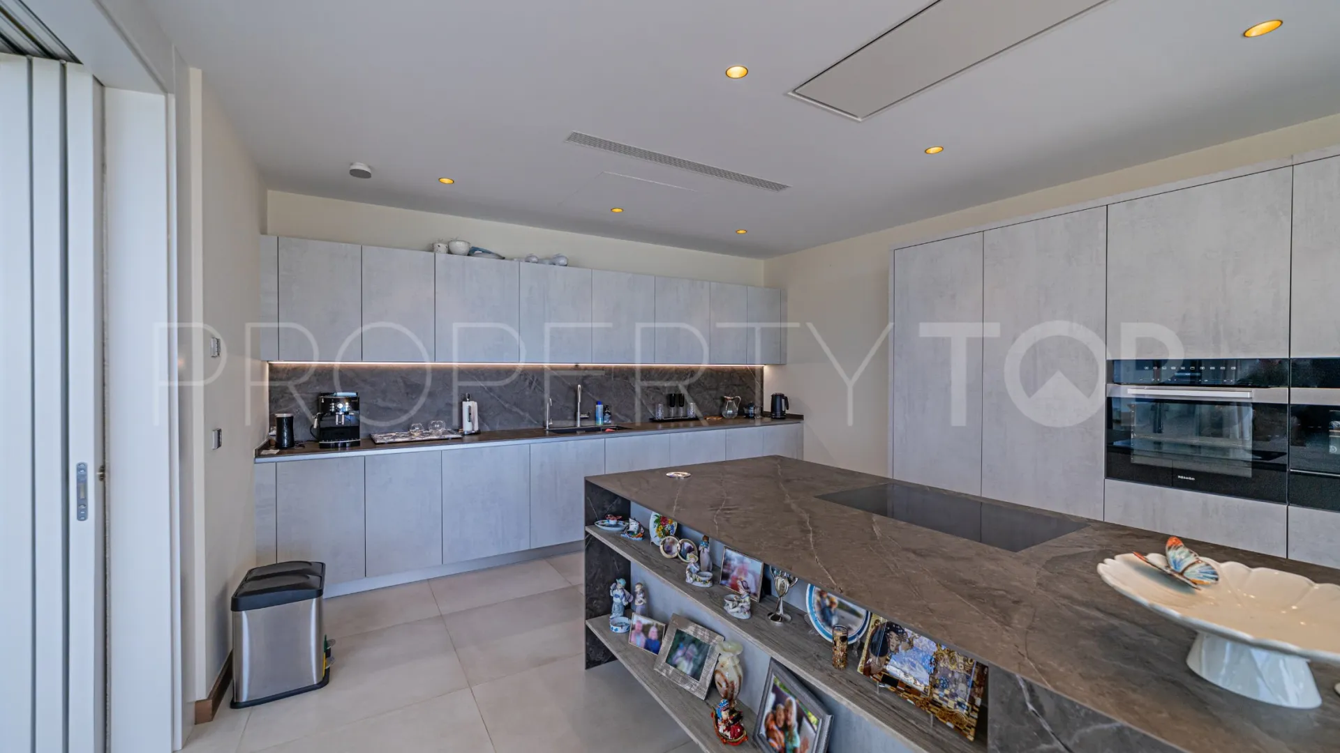 For sale 6 bedrooms villa in Los Arqueros