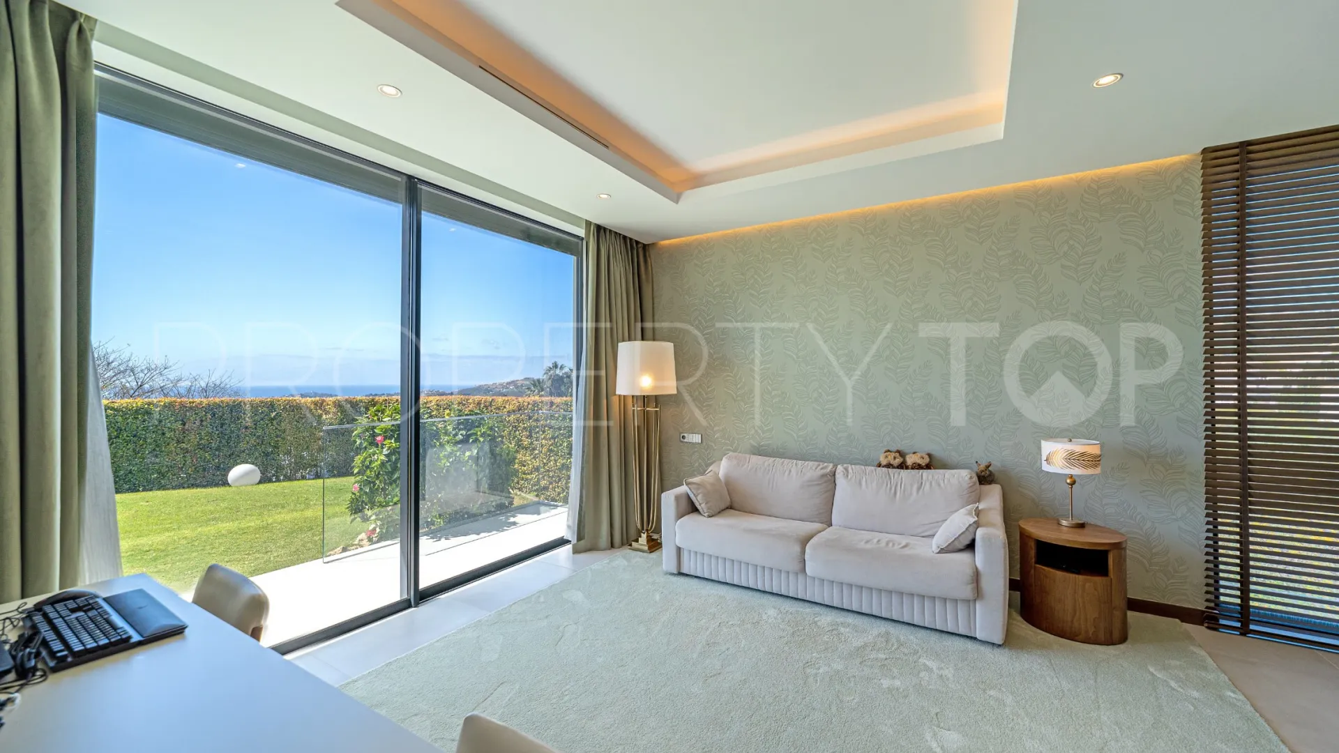 For sale 6 bedrooms villa in Los Arqueros