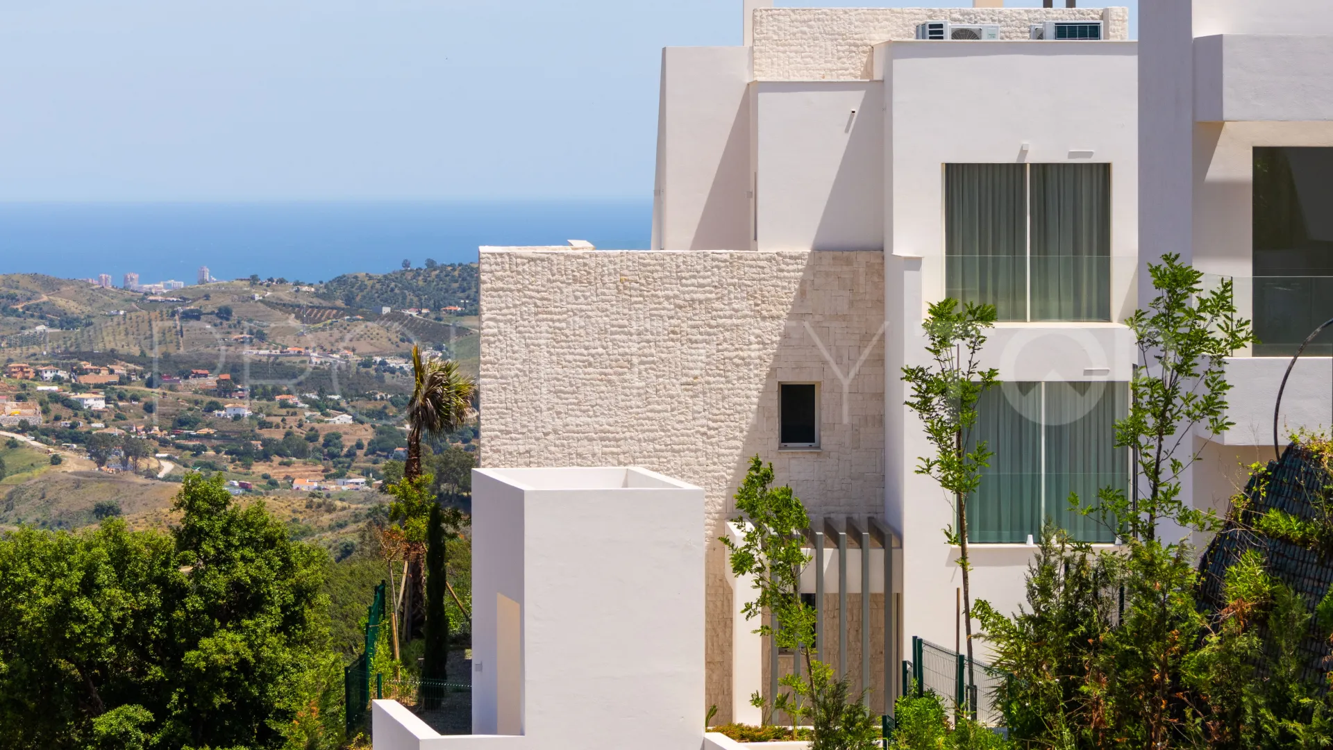 Ojen, apartamento planta baja en venta de 3 dormitorios