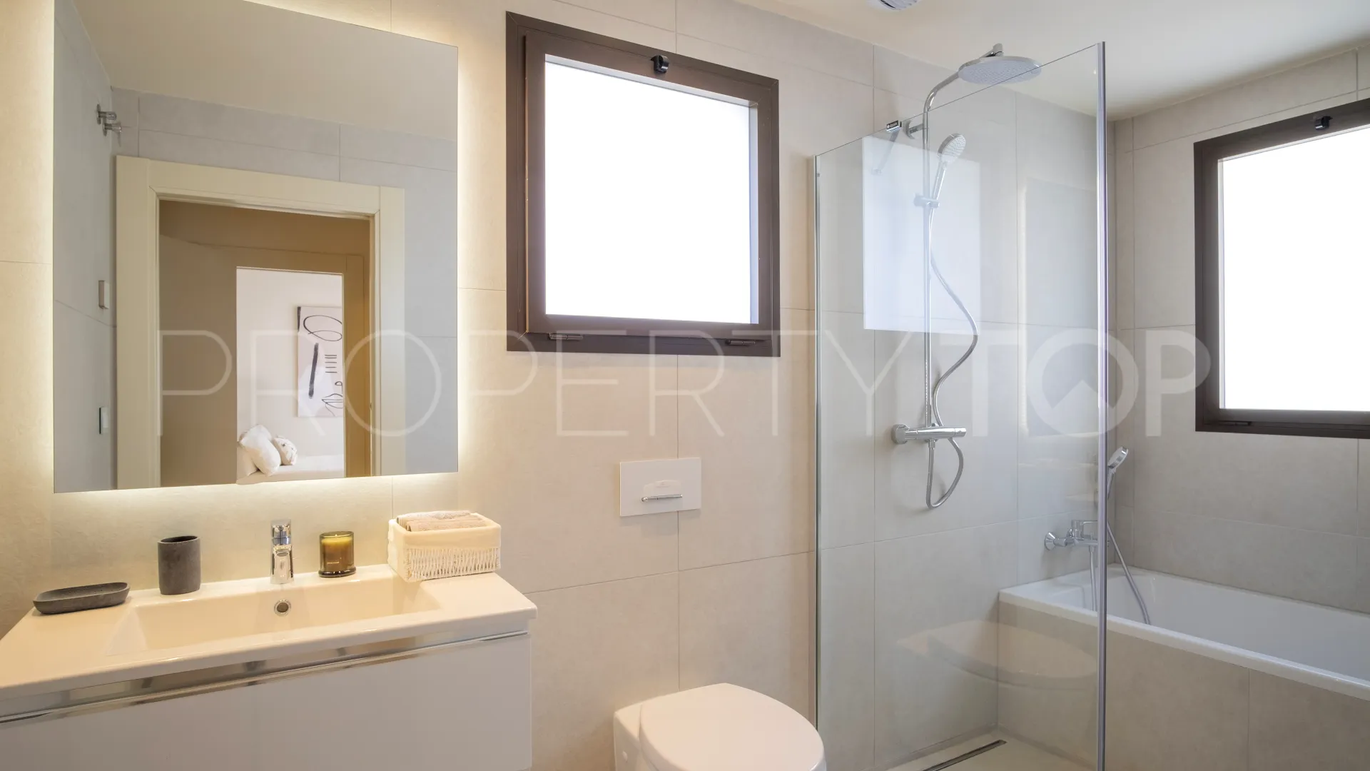 4 bedrooms villa for sale in Beach Side New Golden Mile