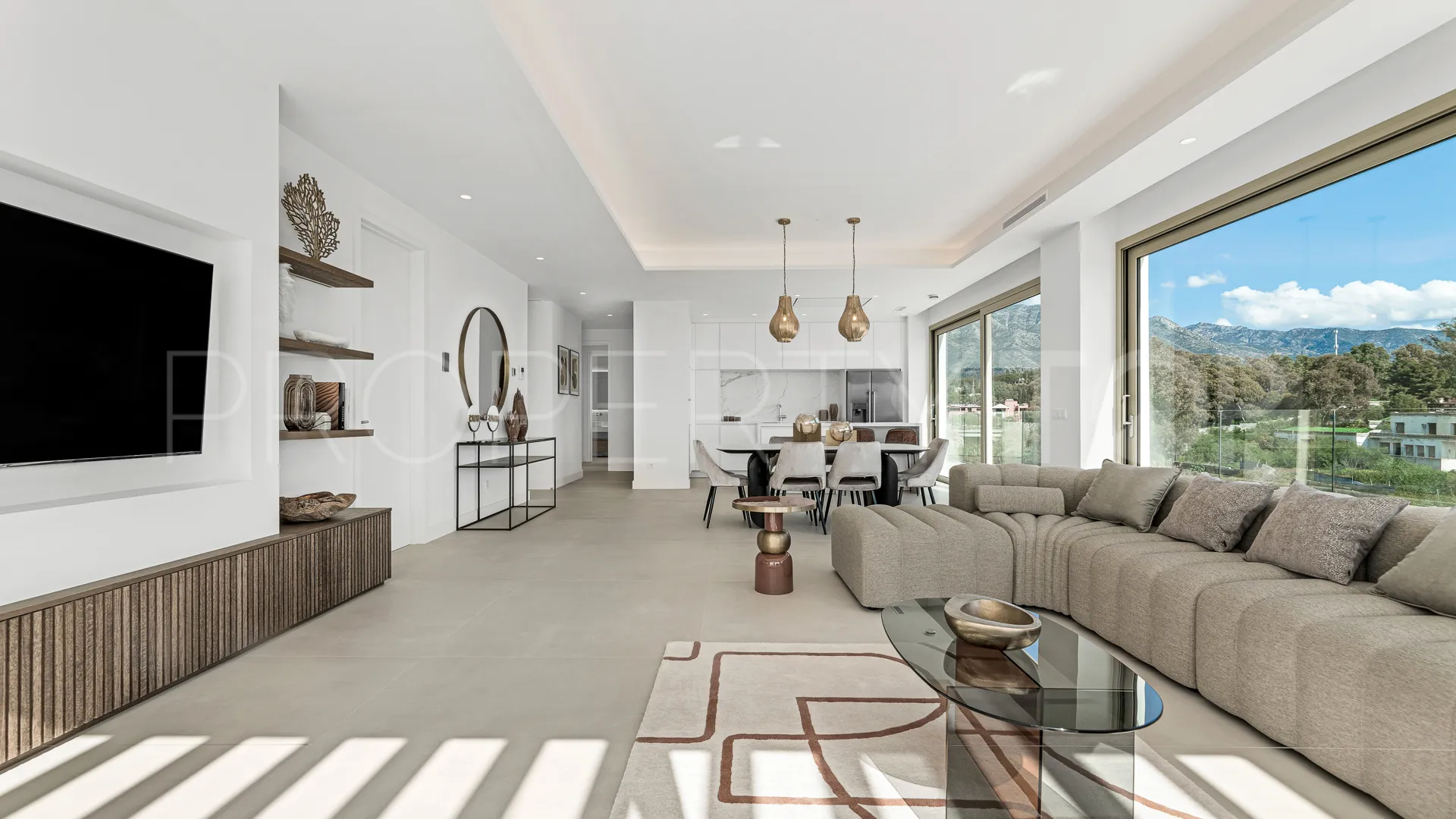 Buy duplex penthouse with 3 bedrooms in Marbella Golden Mile