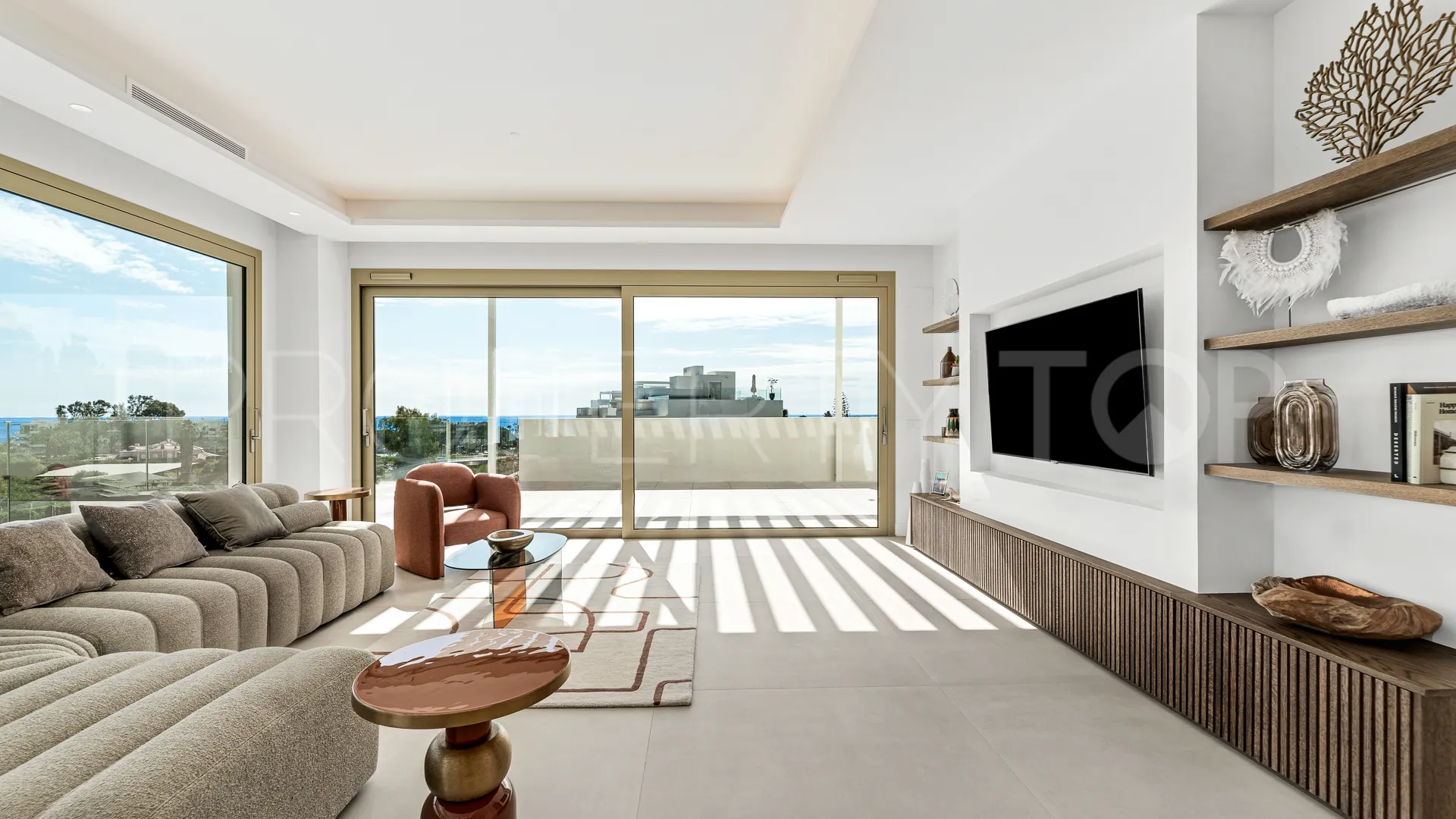 Buy duplex penthouse with 3 bedrooms in Marbella Golden Mile