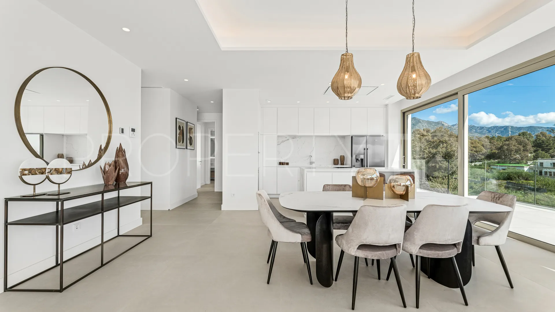 Buy duplex penthouse with 3 bedrooms in Marbella Golden Mile