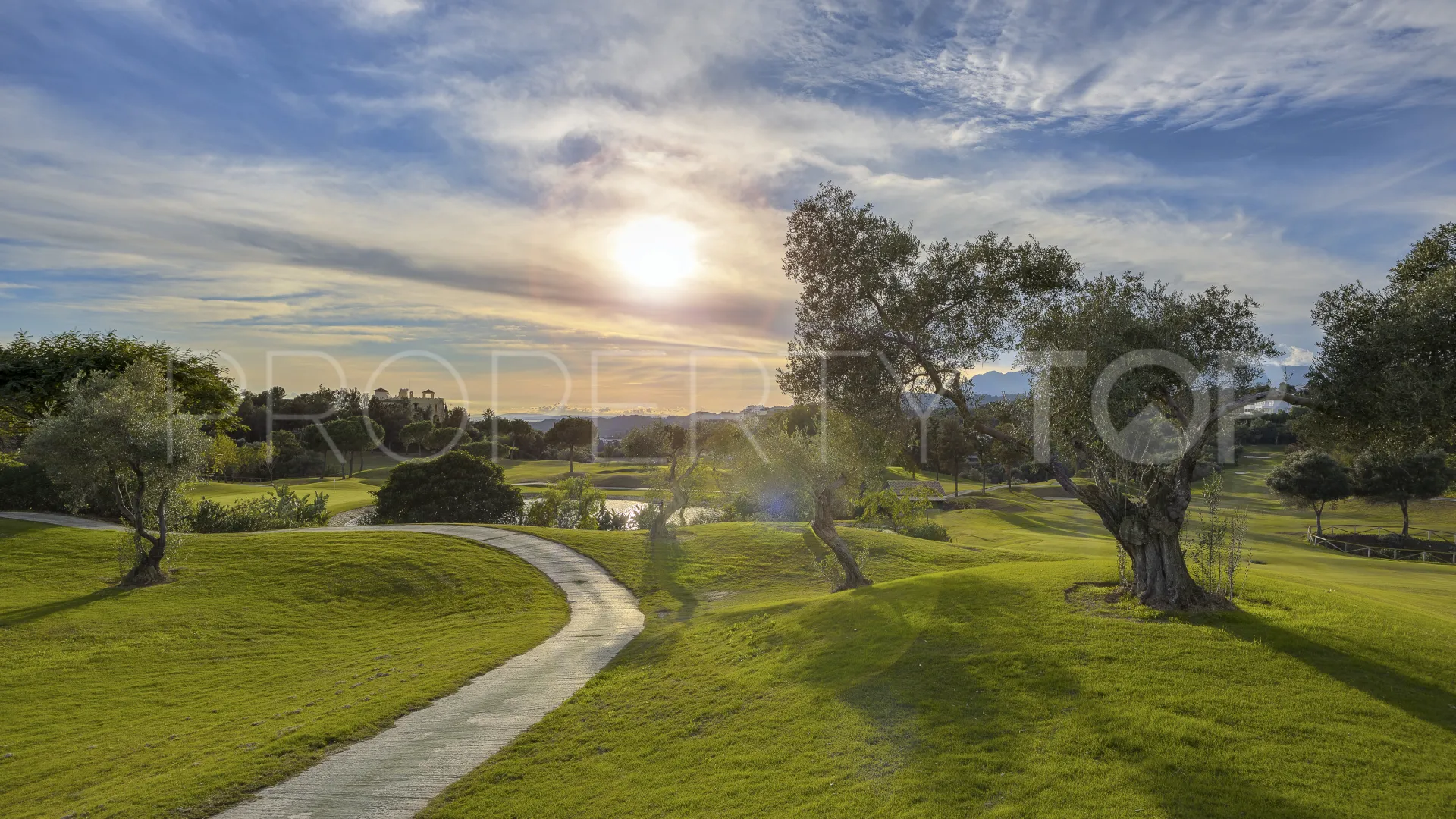 Plot for sale in Marbella Club Golf Resort with 5 bedrooms