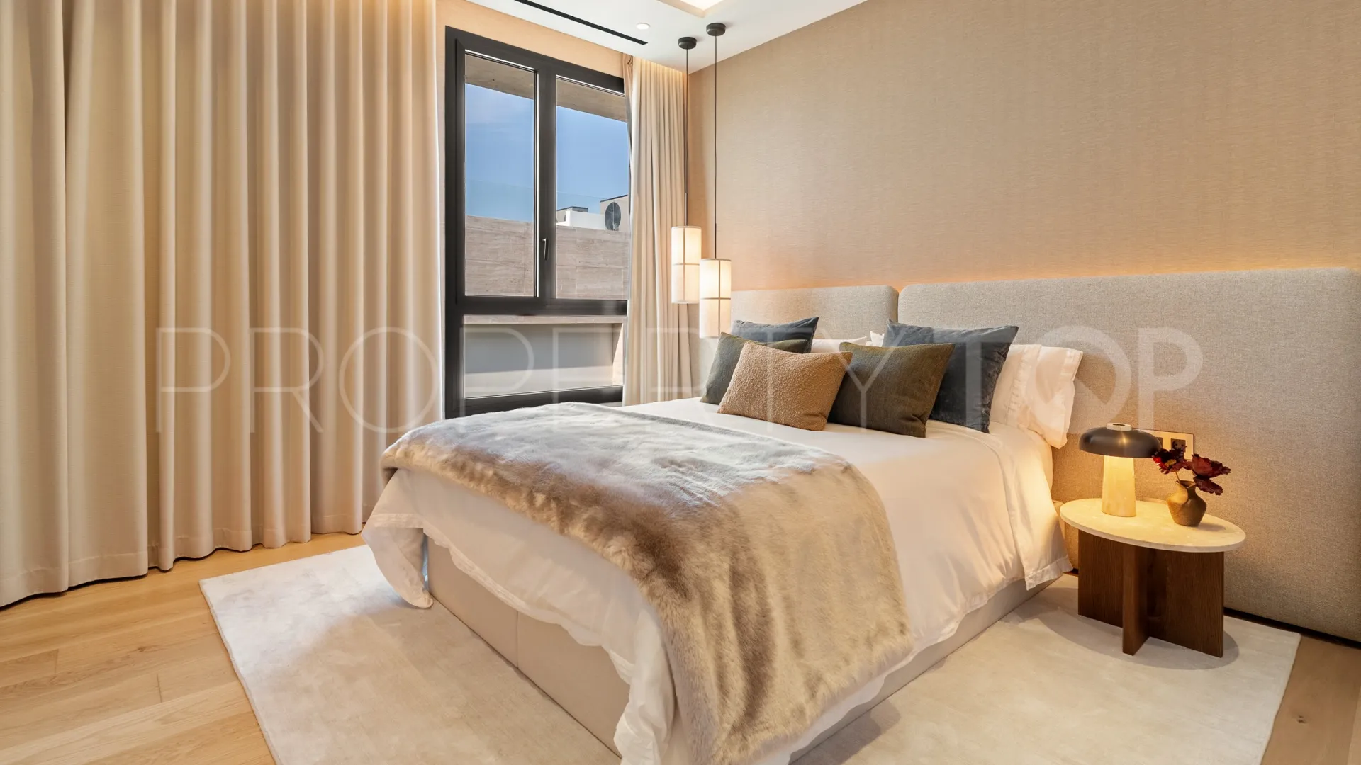 Duplex penthouse for sale in Epic Marbella with 4 bedrooms