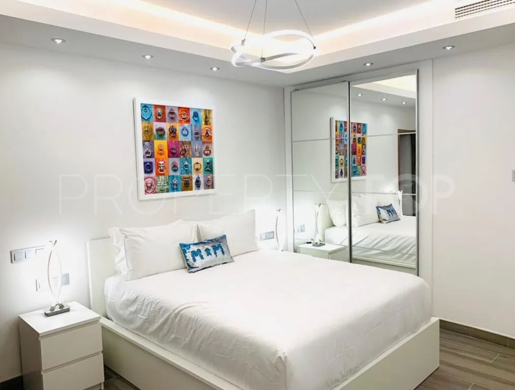 Apartamento en venta en Marbella - Puerto Banus con 2 dormitorios