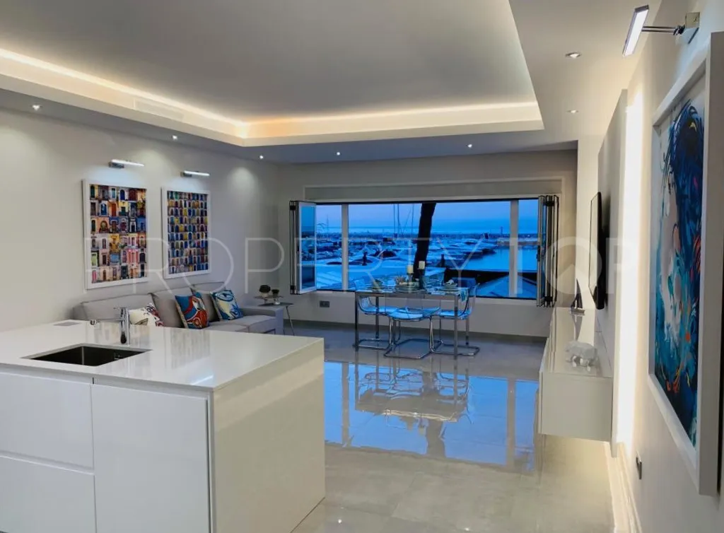 Apartamento en venta en Marbella - Puerto Banus con 2 dormitorios