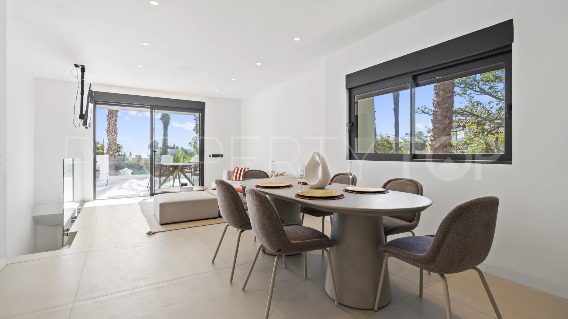 4 bedrooms El Paraiso town house for sale