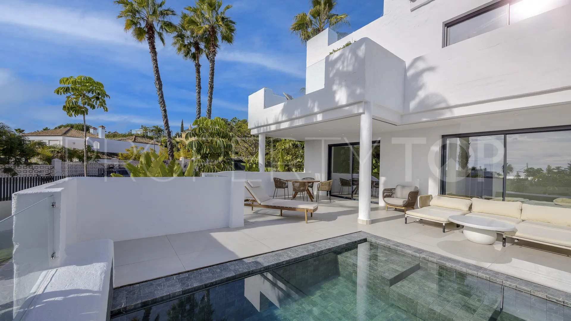 4 bedrooms El Paraiso town house for sale