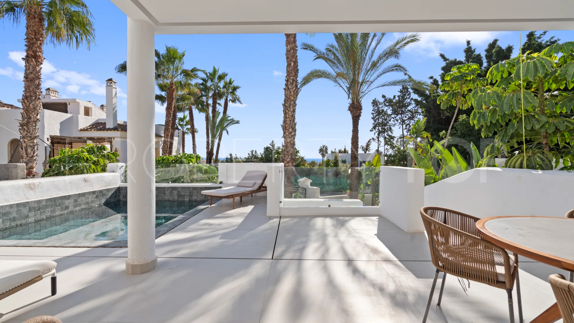 4 bedrooms El Paraiso town house for sale