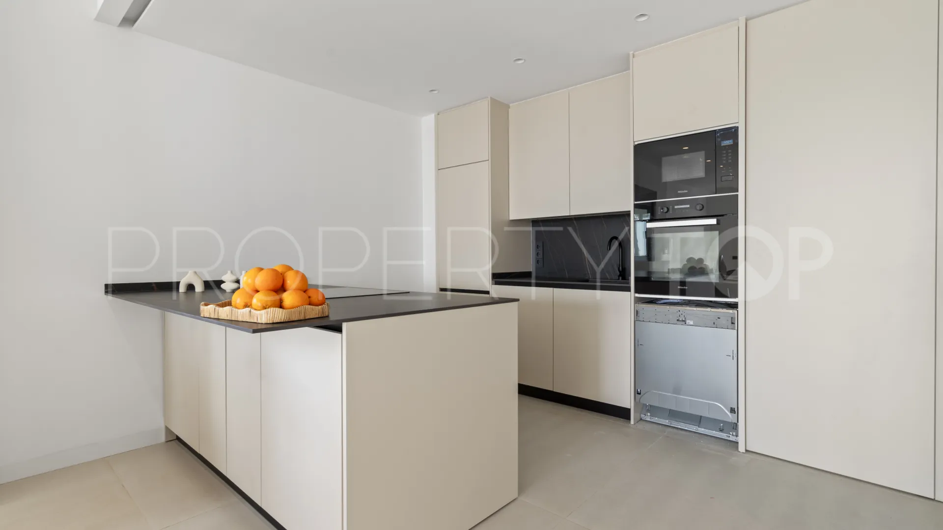 4 bedrooms El Paraiso town house for sale