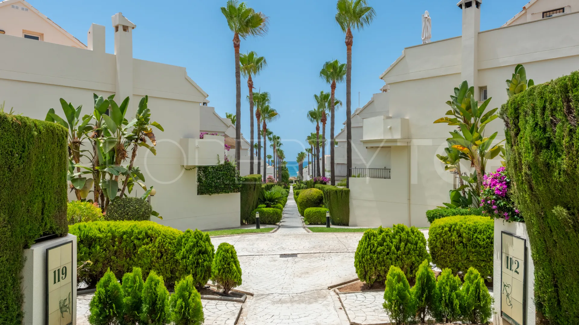 Adosado en venta en Marbella Este con 3 dormitorios