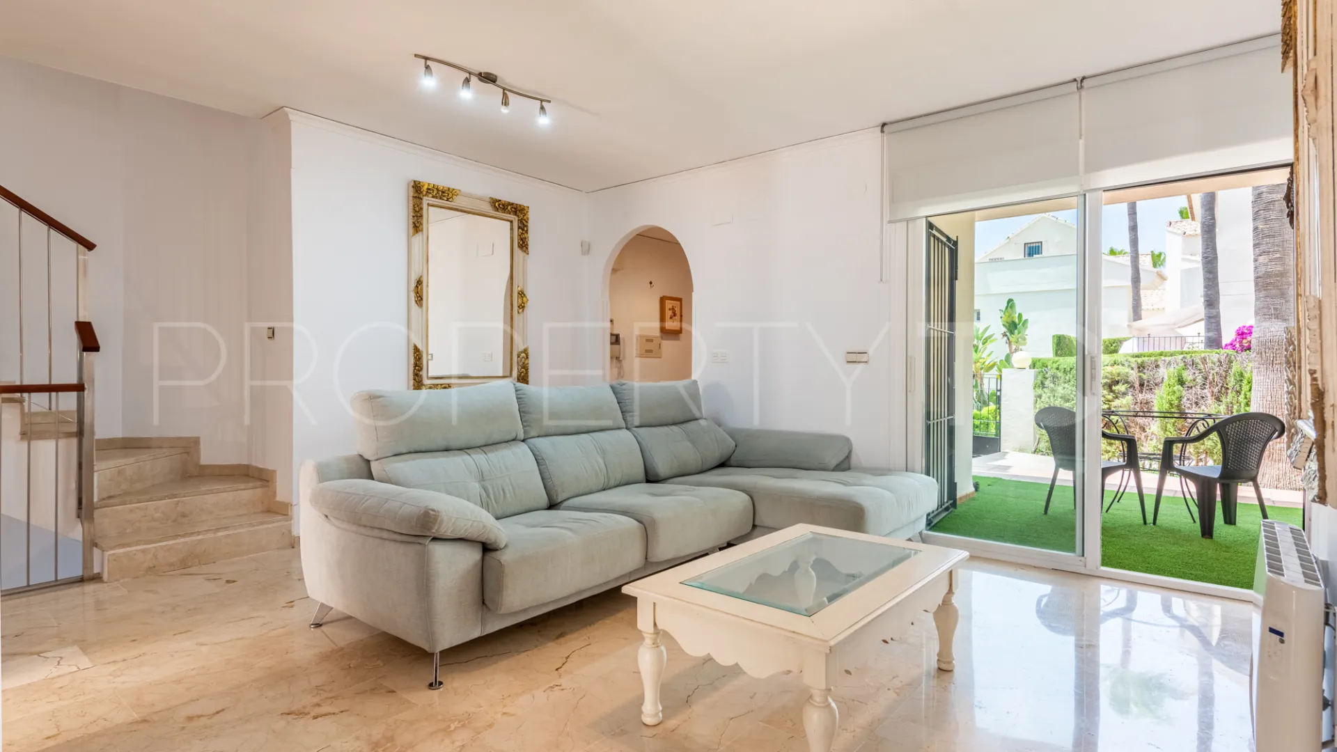 Adosado en venta en Marbella Este con 3 dormitorios