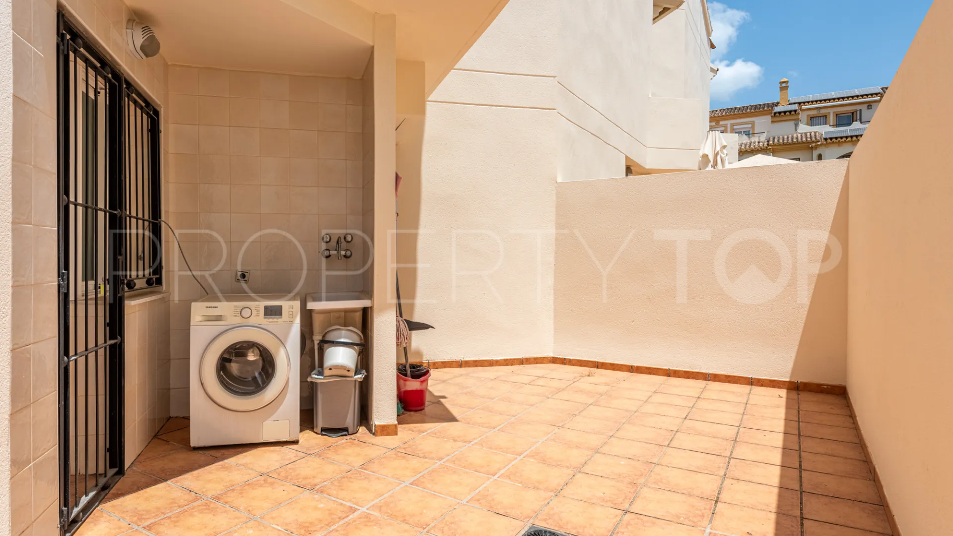 Adosado en venta en Marbella Este con 3 dormitorios