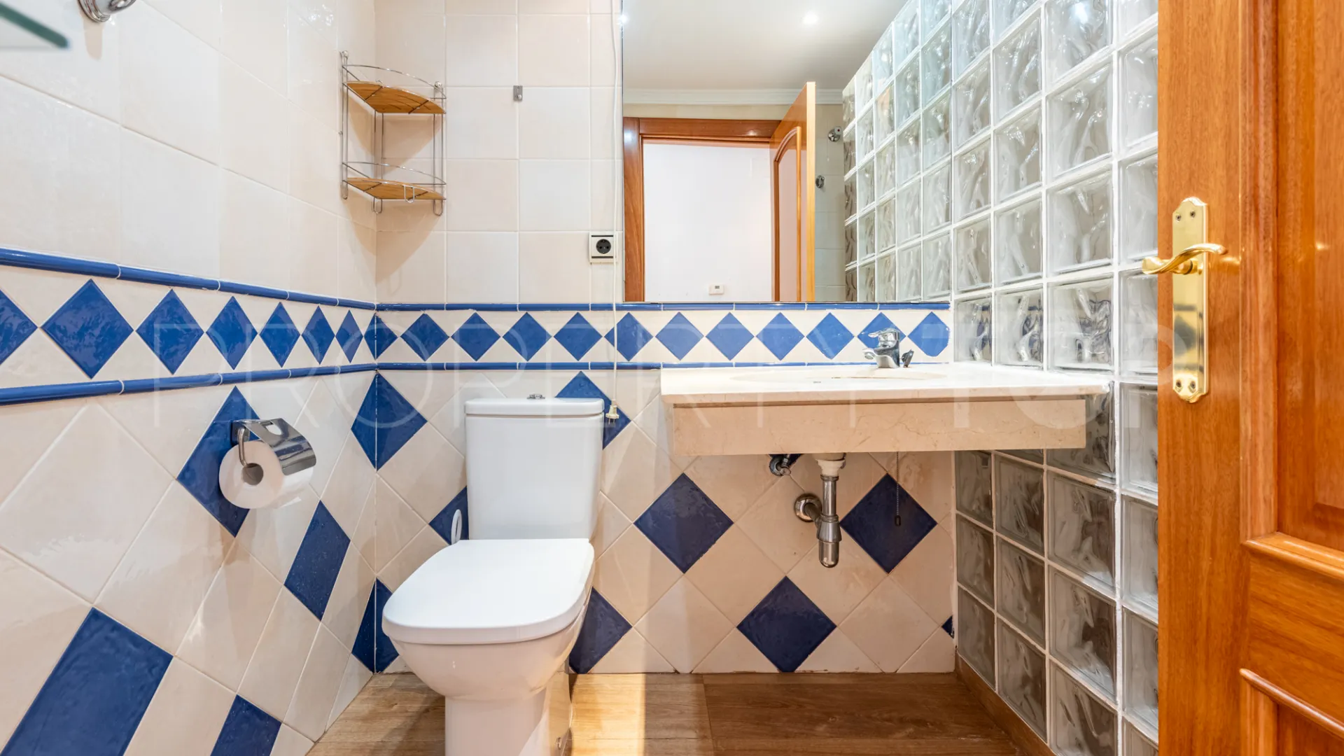 Adosado en venta en Marbella Este con 3 dormitorios