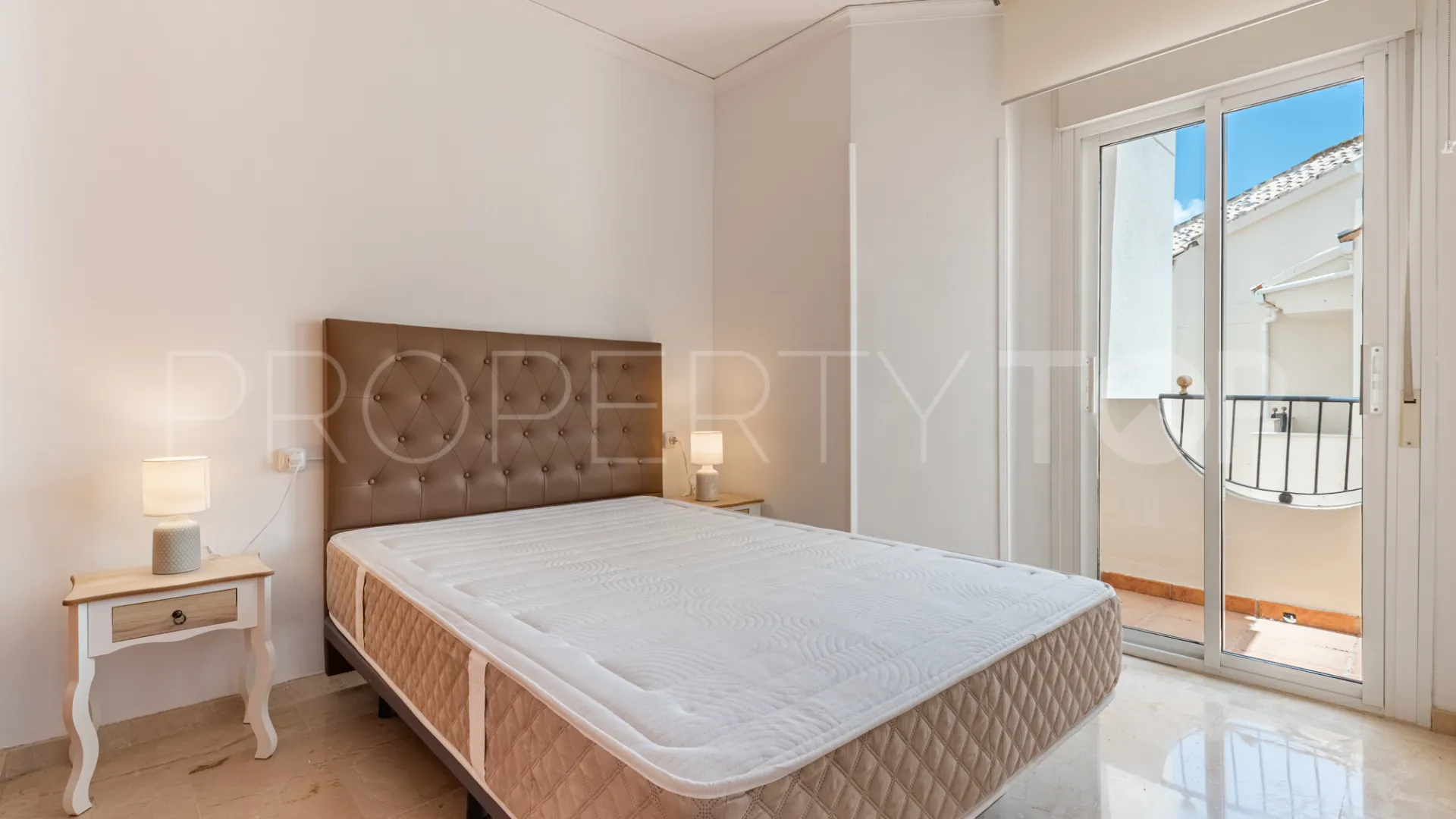 Adosado en venta en Marbella Este con 3 dormitorios