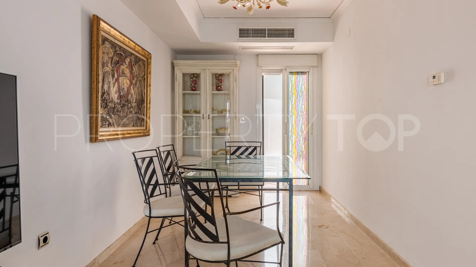 Adosado en venta en Marbella Este con 3 dormitorios