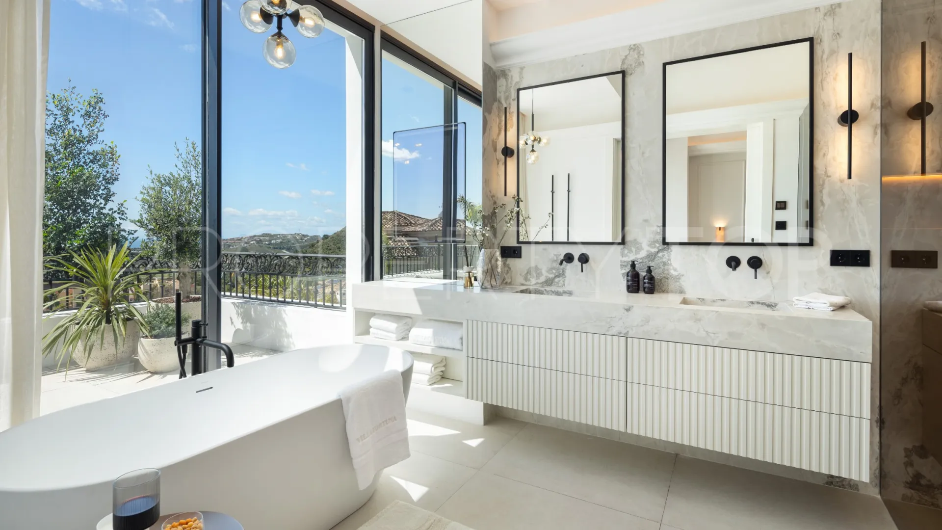Villa en venta en Los Arqueros con 5 dormitorios