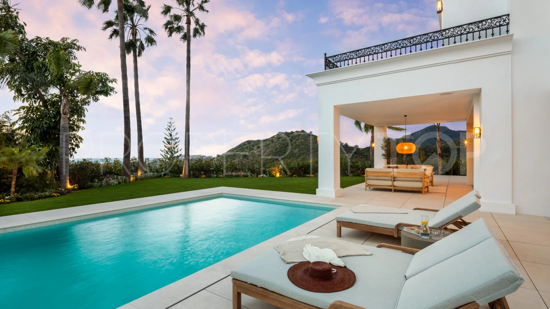 Villa en venta en Los Arqueros con 5 dormitorios