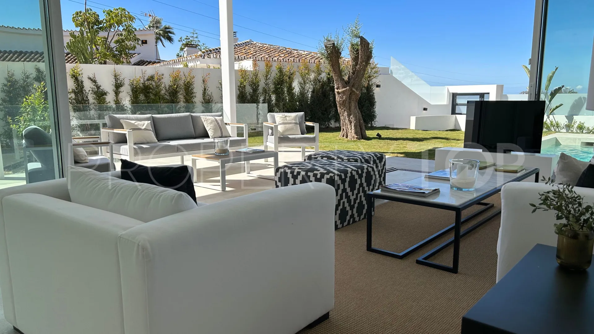 Valdeolletas, villa en venta