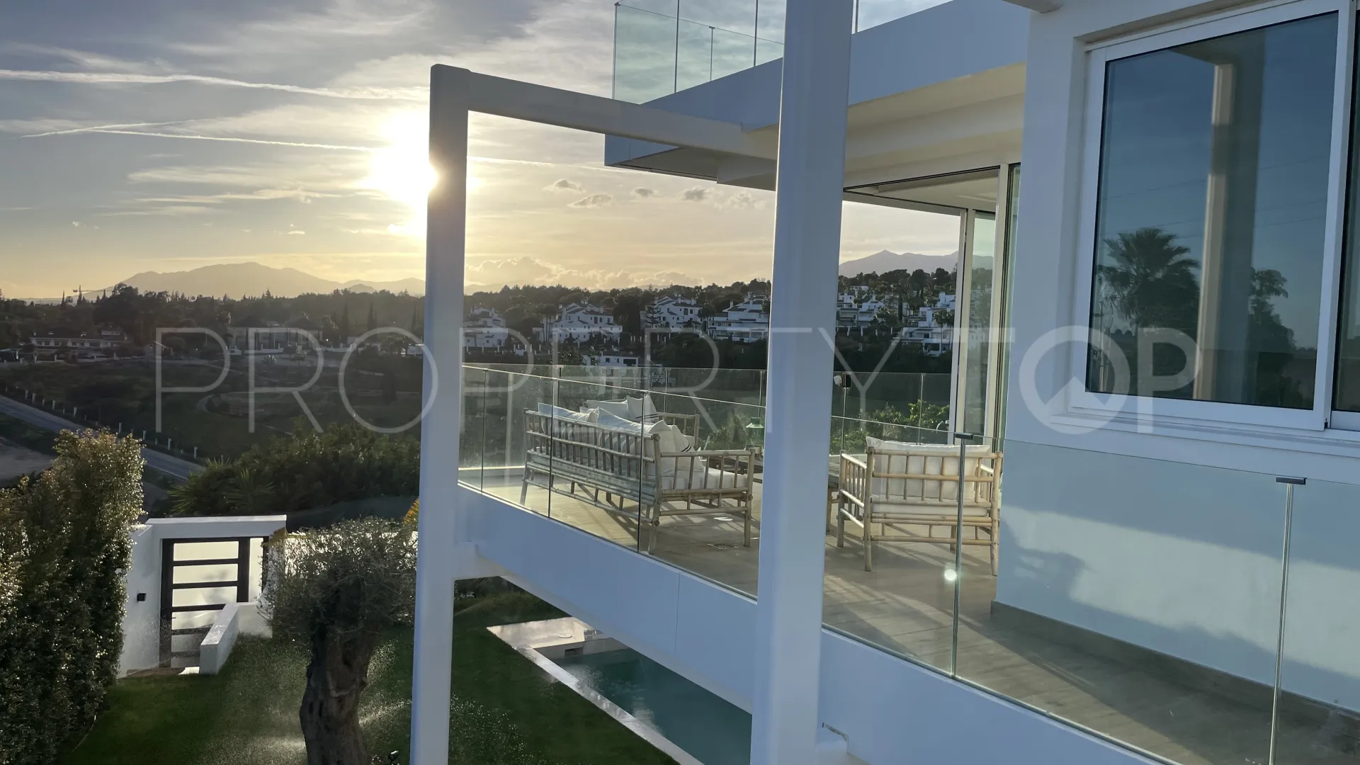 Valdeolletas, villa en venta
