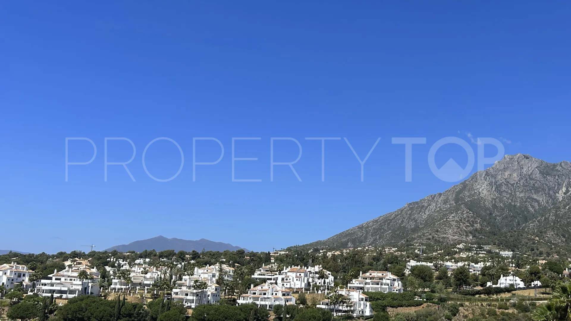 Valdeolletas, villa en venta