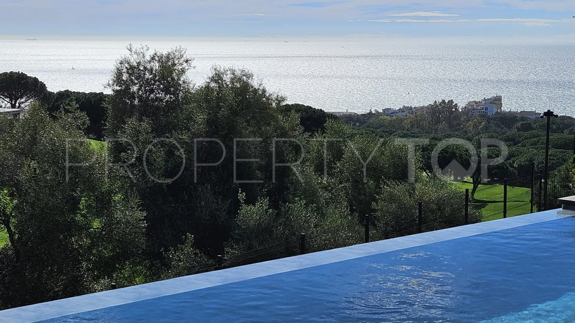 5 bedrooms villa in Cabopino for sale