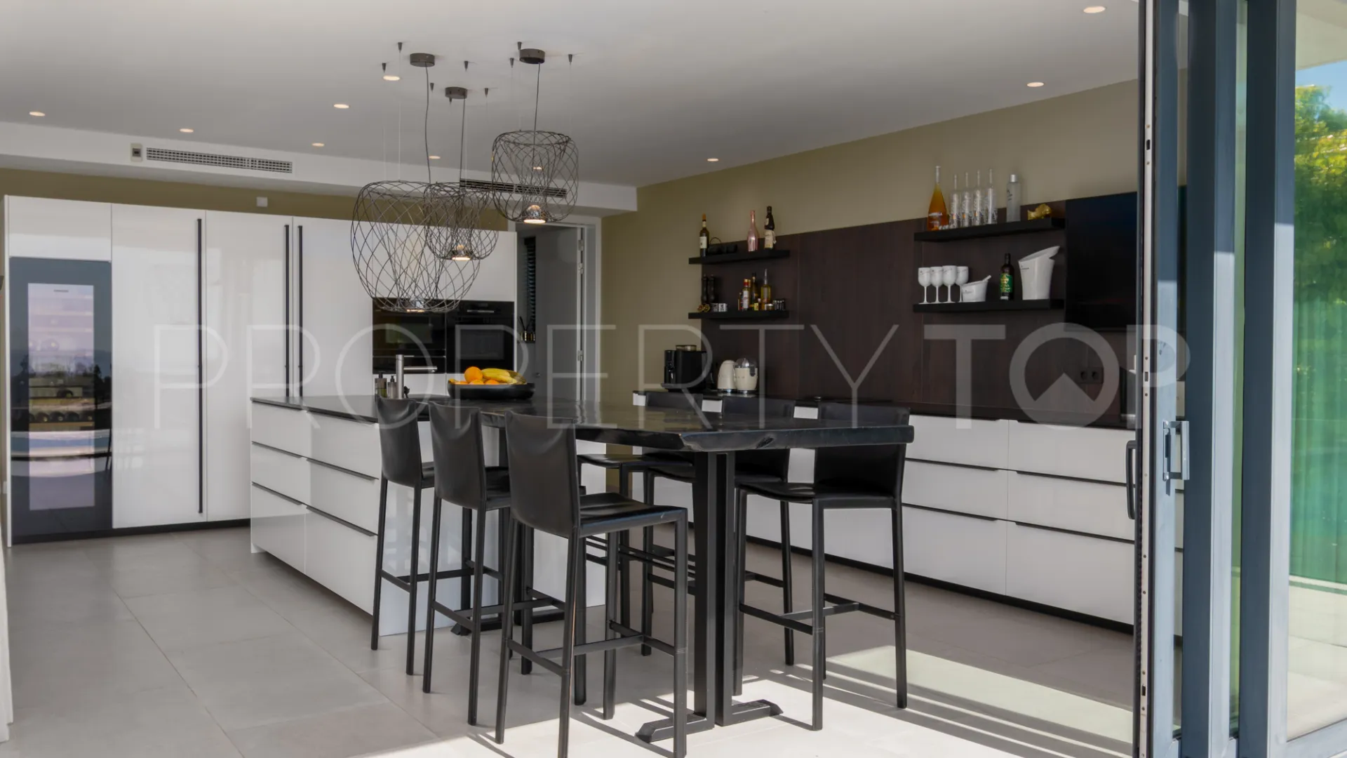 5 bedrooms villa in Cabopino for sale