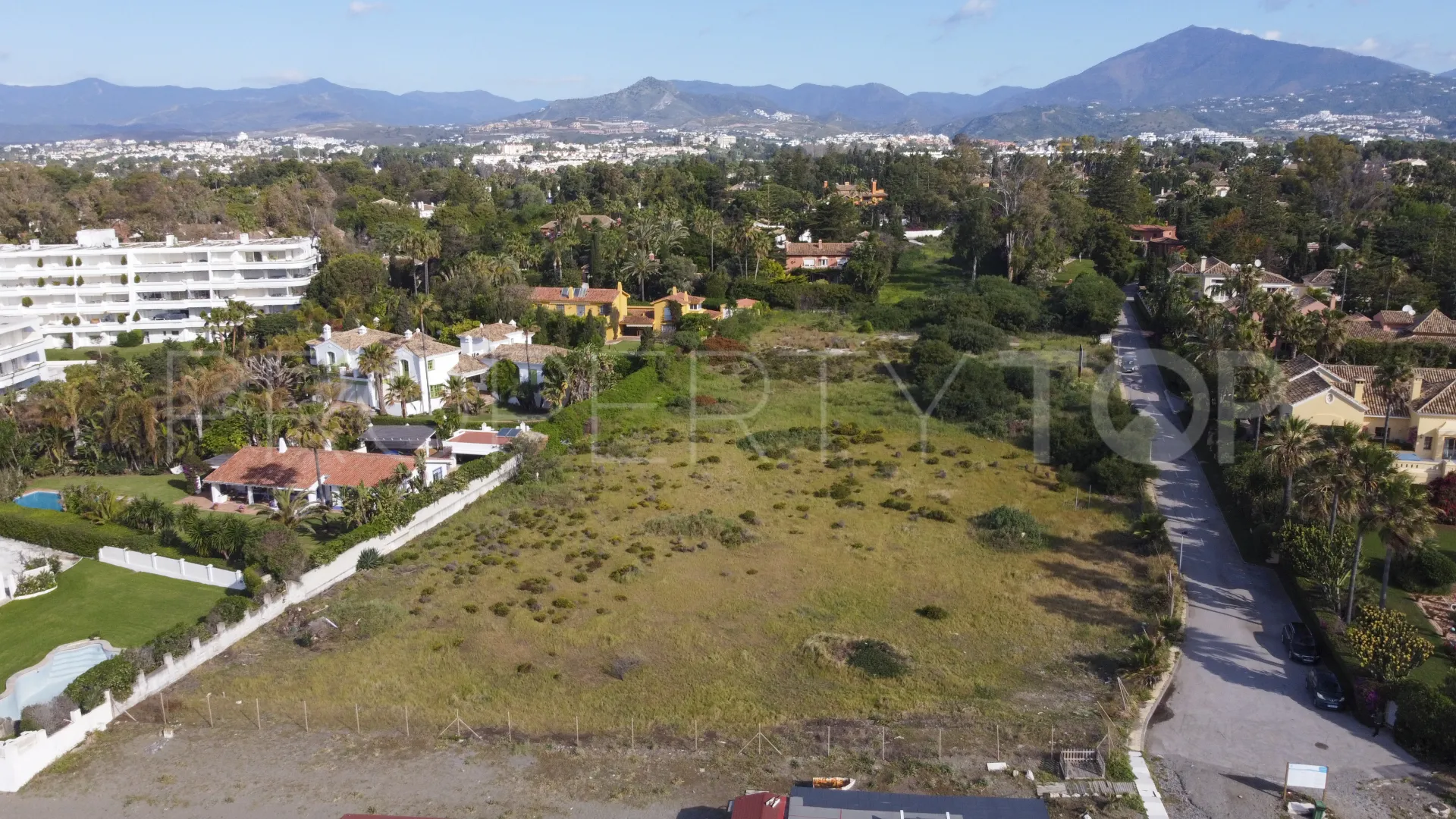 Comprar parcela en Guadalmina Baja
