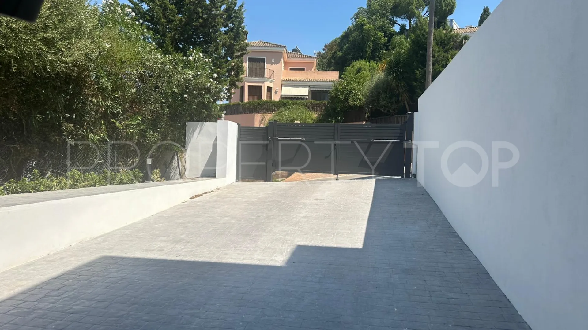 For sale Zona F villa