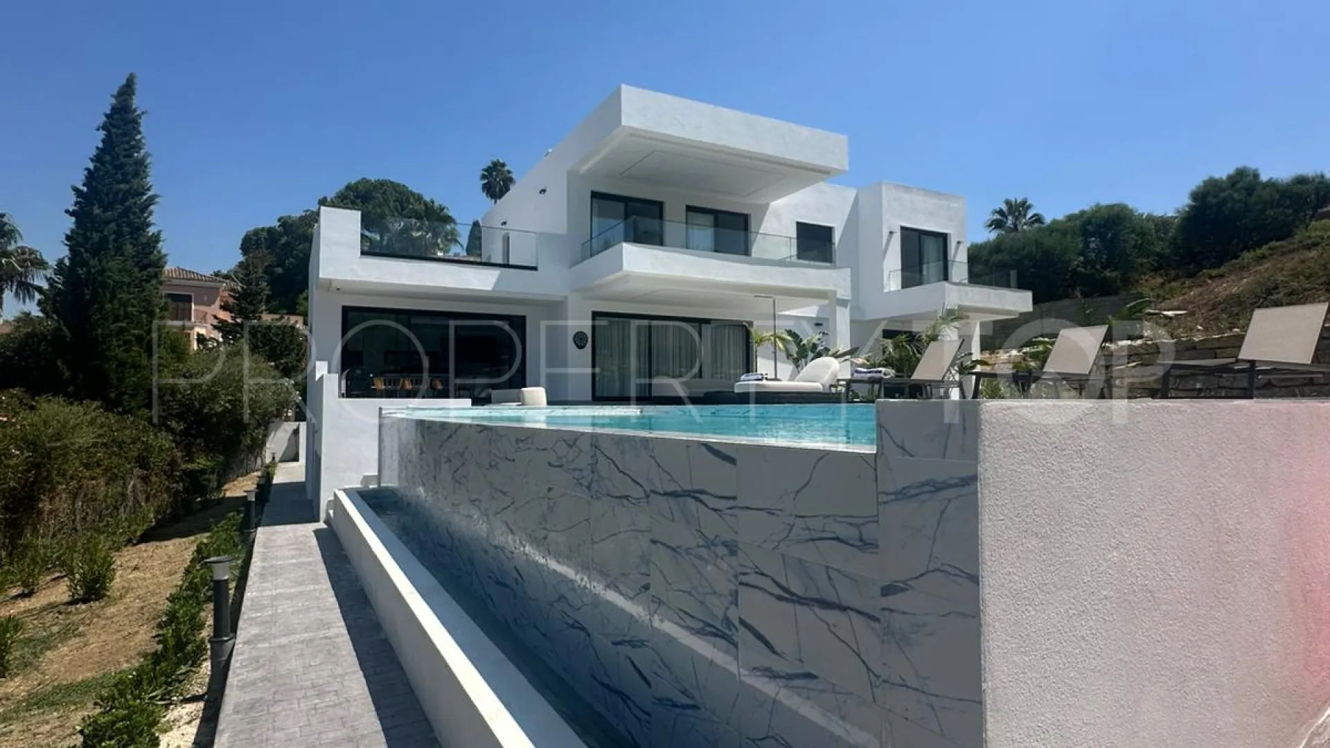 For sale Zona F villa