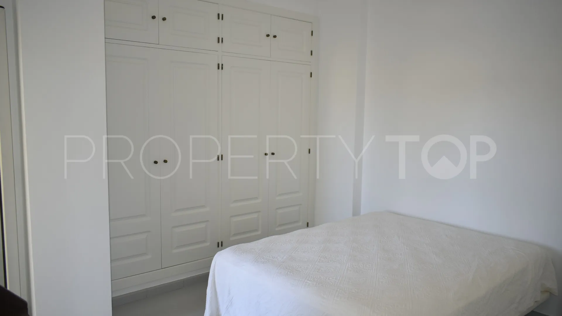 For sale 4 bedrooms semi detached house in Pueblo Nuevo de Guadiaro