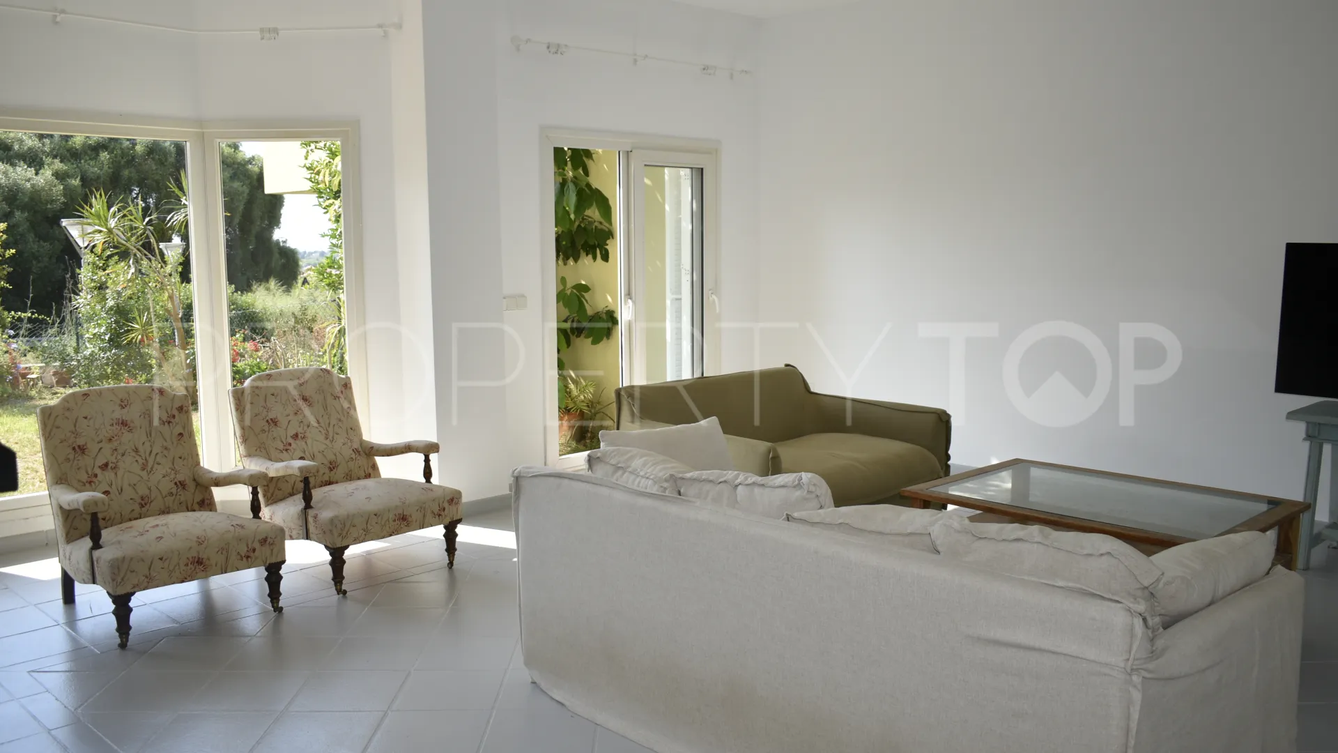 For sale 4 bedrooms semi detached house in Pueblo Nuevo de Guadiaro