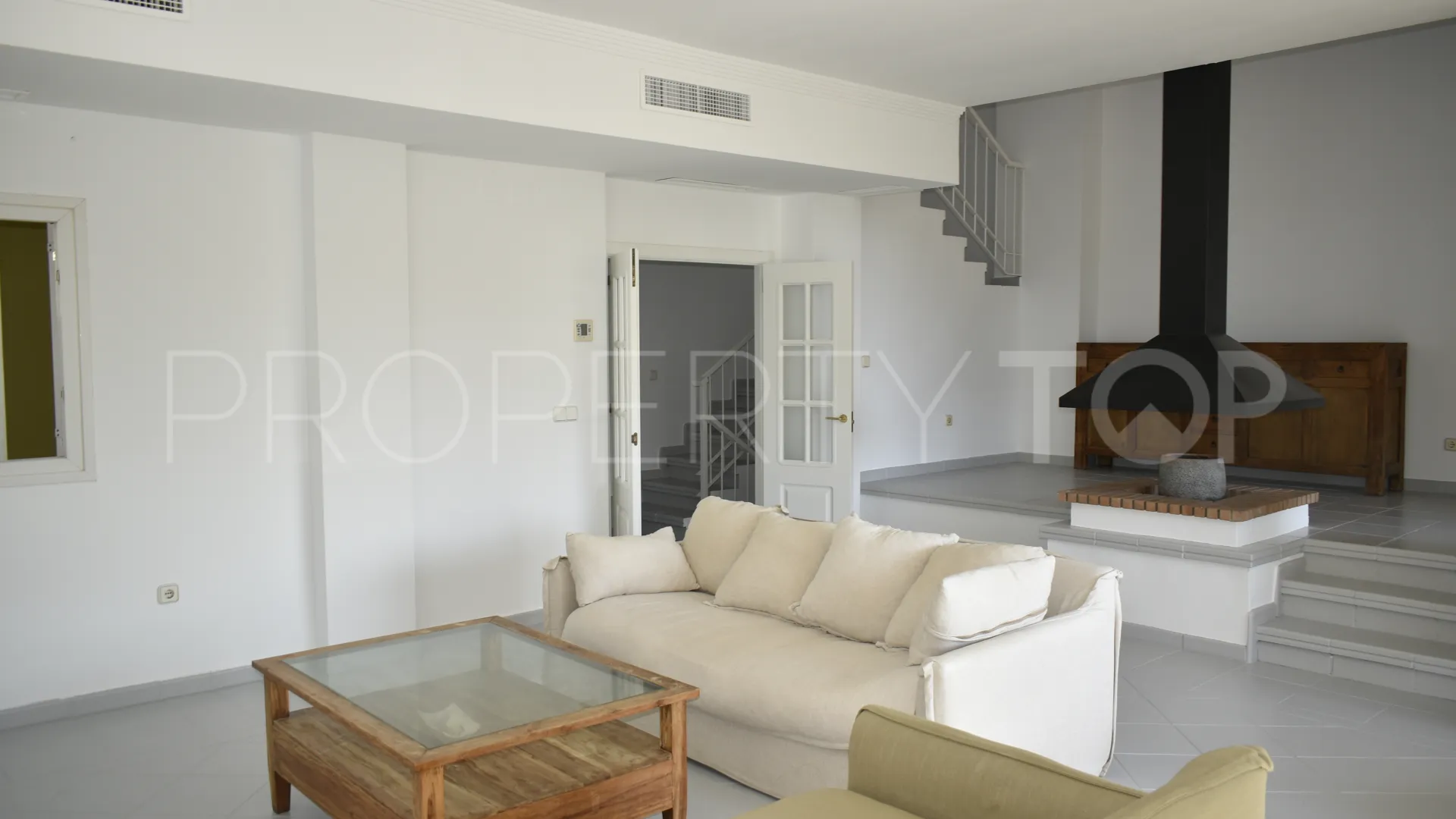 For sale 4 bedrooms semi detached house in Pueblo Nuevo de Guadiaro