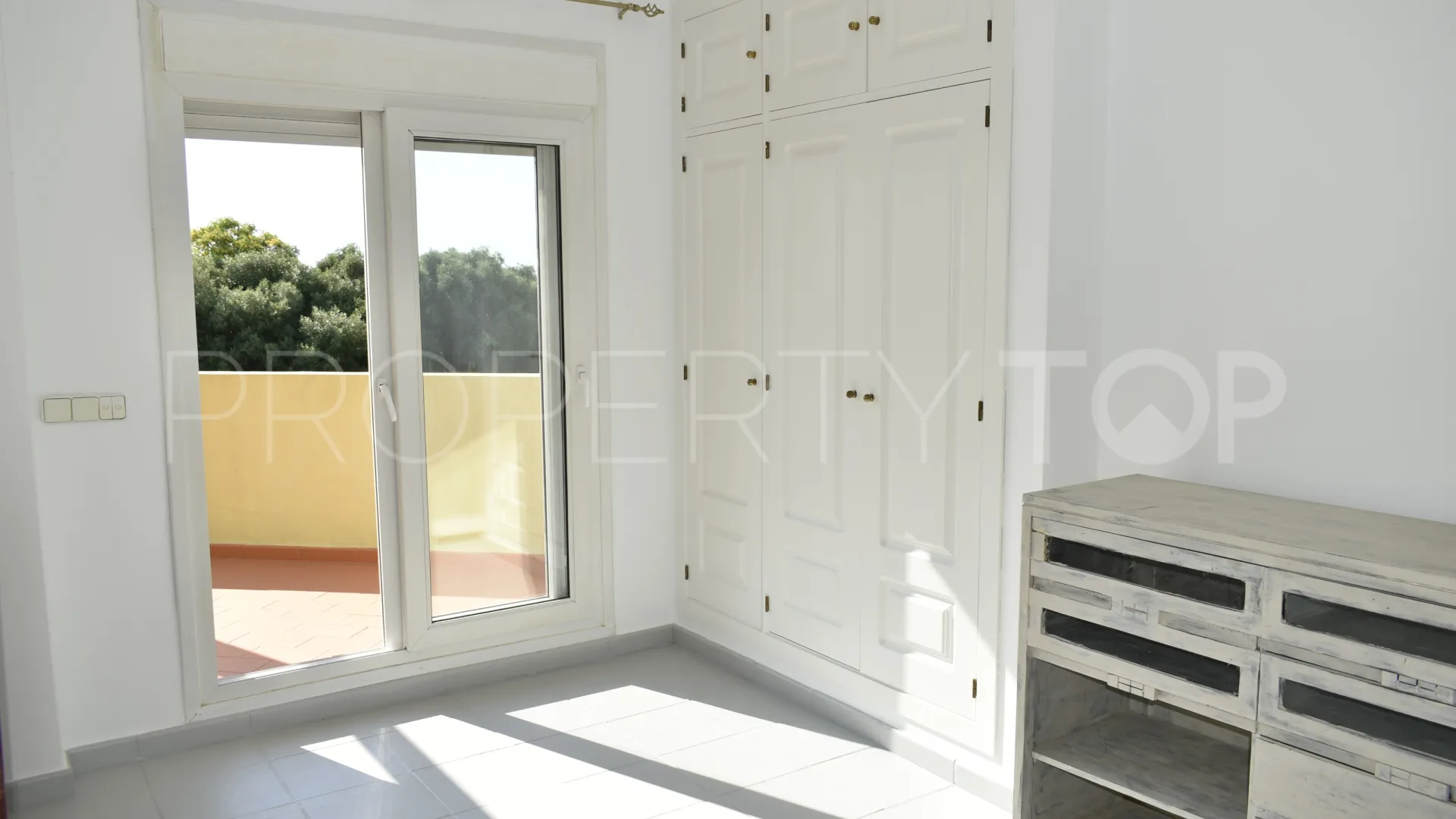 For sale 4 bedrooms semi detached house in Pueblo Nuevo de Guadiaro