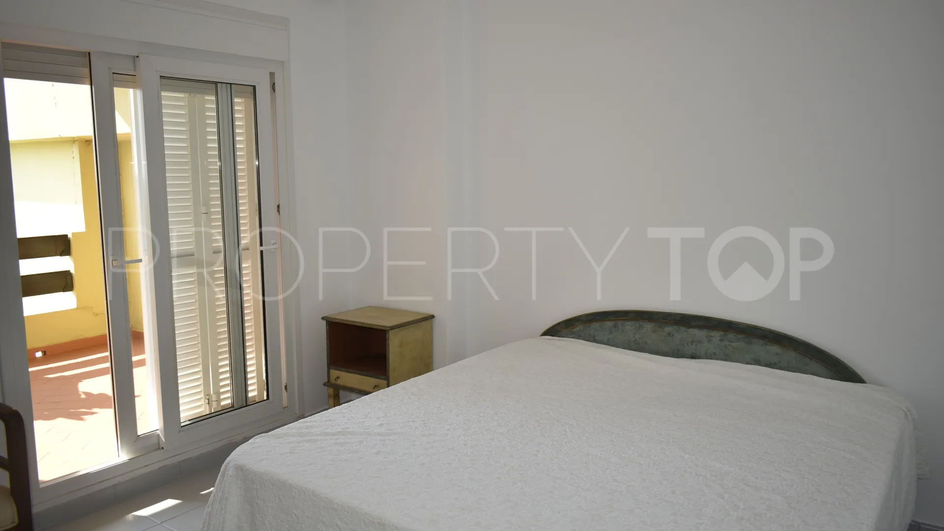 For sale 4 bedrooms semi detached house in Pueblo Nuevo de Guadiaro