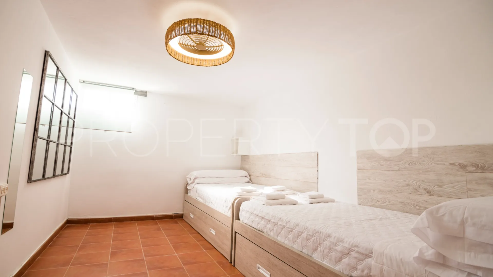 Buy Tarifa 9 bedrooms town house