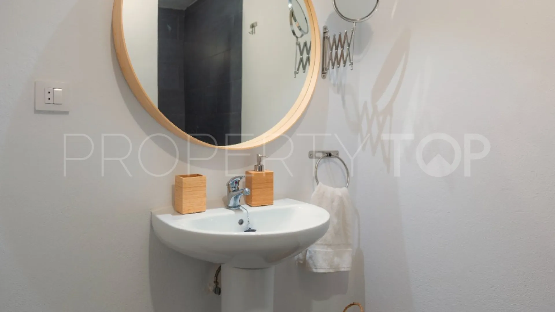 Buy Tarifa 9 bedrooms town house